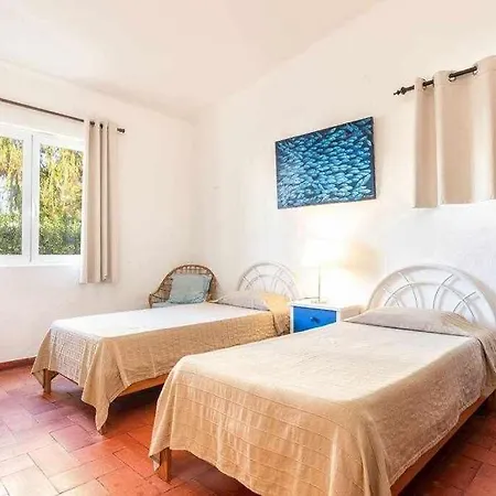 Hotel Casa Com Piscina E Jardim Ideal Familias