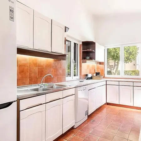 Casa Com Piscina E Jardim Ideal Familias Βίλα